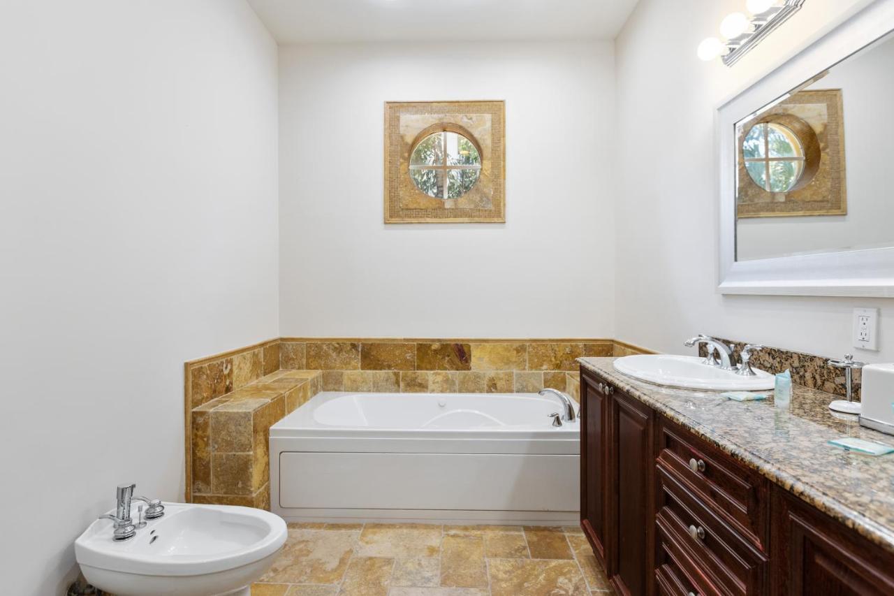 Luxury Spanish Villa 4 Bedroom 4 Bathroom Pool Sunny Isles North Miami Beach Extérieur photo